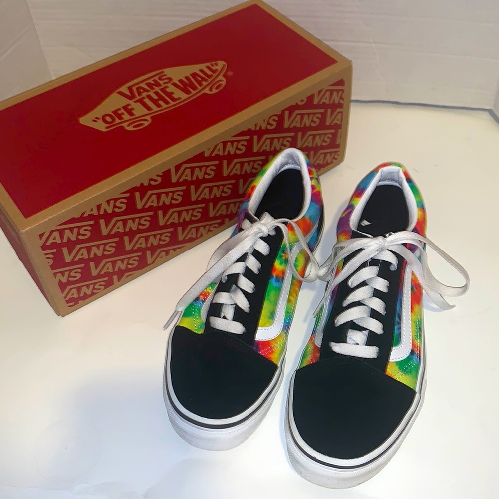 NWOT Old Skool spiral tie dye Vans